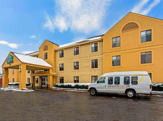 La Quinta Inn & Suites by Wyndham South Burlington allows check-in for 18 year-old guests
