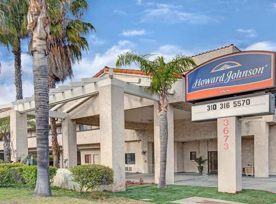 Howard Johnson by Wyndham Torrance allows check-in for 18 year-old guests