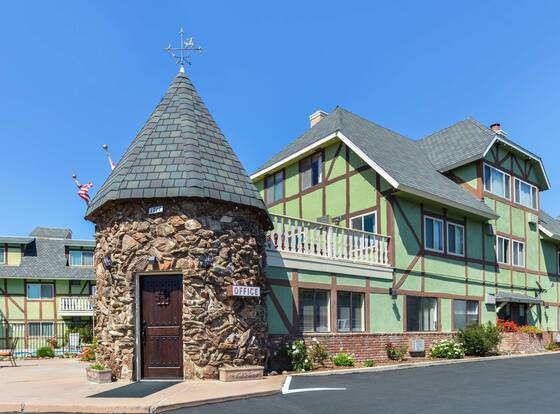 Svendsgaard's Danish Lodge Americas Best Value Inn allows check-in for 18 year-old guests