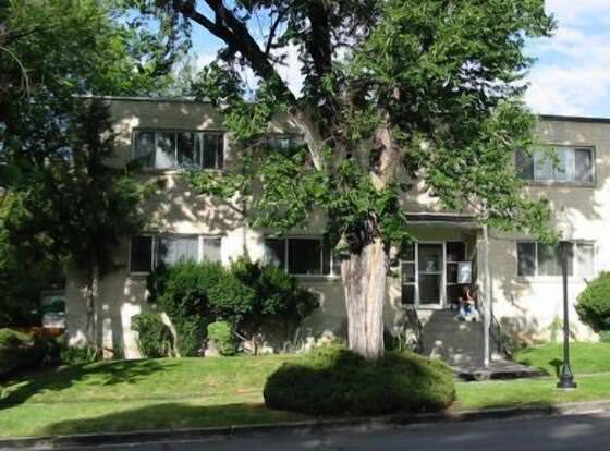 Avenues Hostel allows check-in for 18 year-old guests