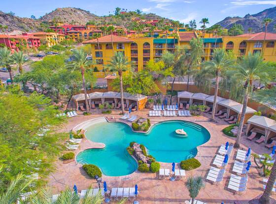 Hilton Phoenix Tapatio Cliffs Resort allows check-in for 18 year-old guests