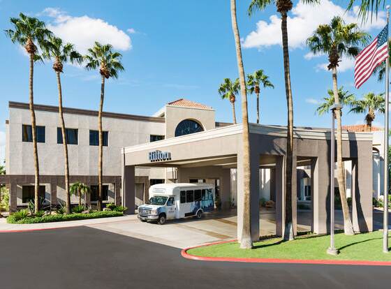 Hilton Phoenix Airport allows check-in for 18 year-old guests