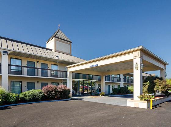 Quality Inn Troutville - Roanoke North allows check-in for 18 year-old guests