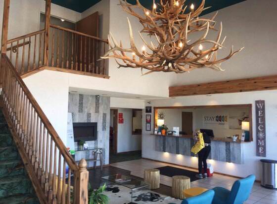 Stay Wise Inns Montrose allows check-in for 18 year-old guests