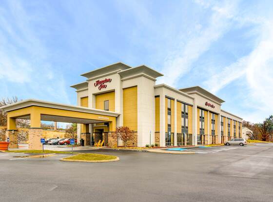 Hampton Inn Johnson City allows check-in for 18 year-old guests