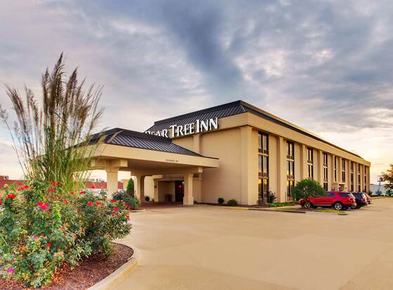 Pear Tree Inn Cape Girardeau West allows check-in for 18 year-old guests