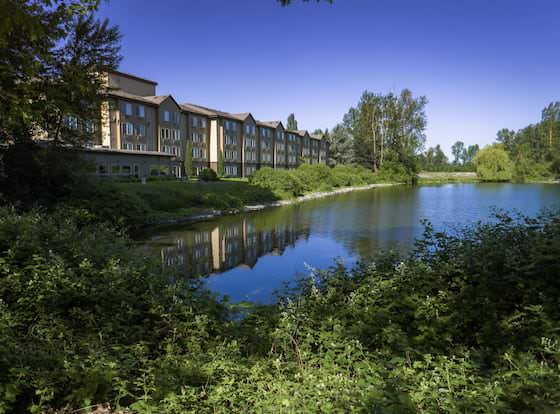 Radisson Hotel Portland Airport allows check-in for 18 year-old guests