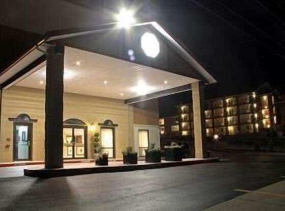 Grand View Inn and Suites allows check-in for 18 year-old guests