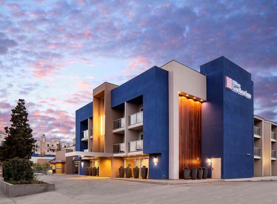 Hilton Garden Inn Marina Del Rey allows check-in for 18 year-old guests