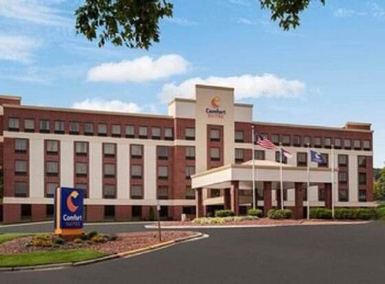 Comfort Suites Outlet Center allows check-in for 18 year-old guests