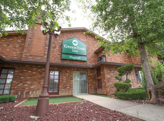 GreenTree Inn Flagstaff allows check-in for 18 year-old guests