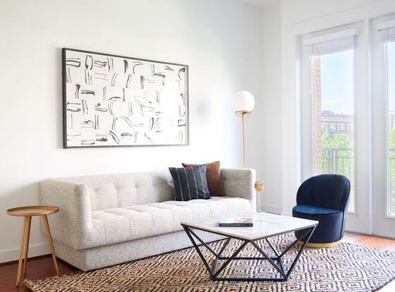 Sonder - Sawyer Flats allows check-in for 18 year-old guests