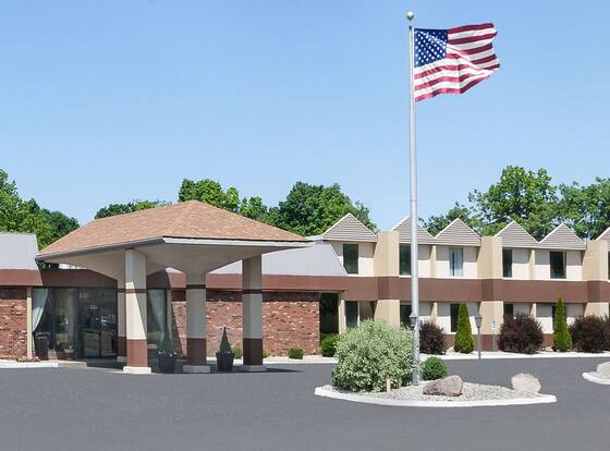 Days Inn by Wyndham Albion allows check-in for 18 year-old guests