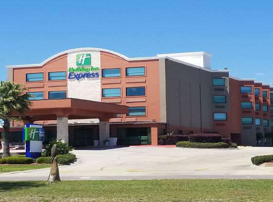 Holiday Inn Express Biloxi - Beach Blvd, an IHG Hotel allows check-in for 18 year-old guests