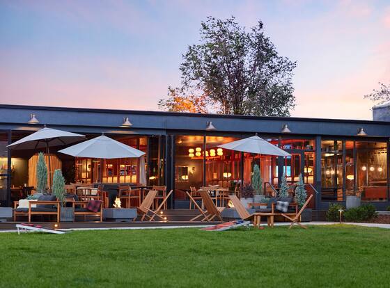 High Country Motor Lodge – Near NAU/Downtown allows check-in for 18 year-old guests