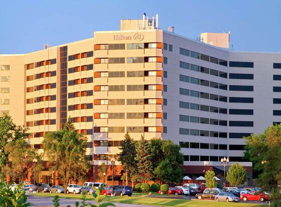 Hilton Chicago/Oak Brook Suites allows check-in for 18 year-old guests