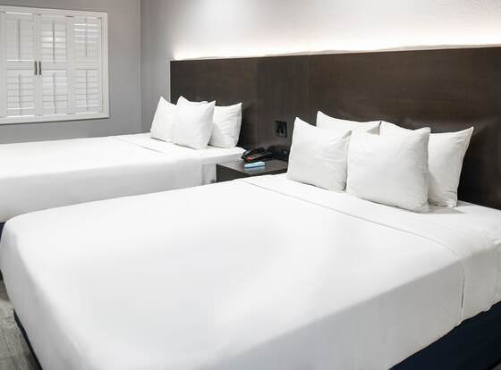 Hollywood Inn Express LAX allows check-in for 18 year-old guests