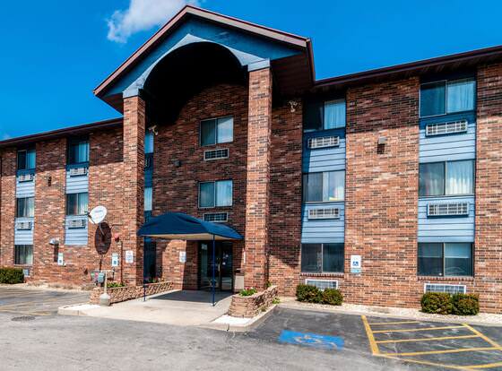 Motel 6 Naperville, IL allows check-in for 18 year-old guests