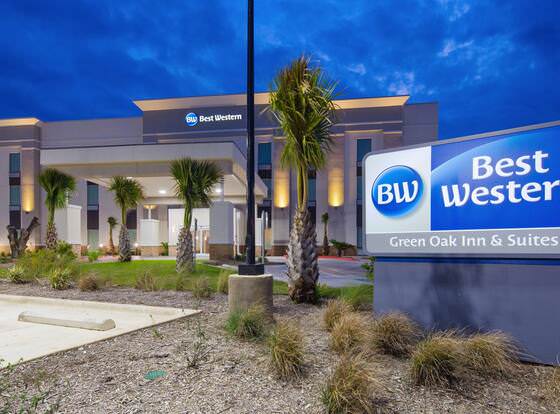 Best Western Green Oaks Inn allows check-in for 18 year-old guests