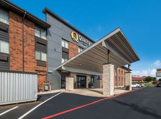 Quality Inn - Denton allows check-in for 18 year-old guests