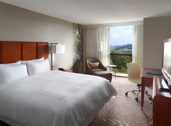 Atlanta Marriott Northwest at Galleria allows check-in for 18 year-old guests