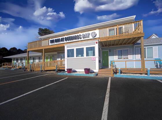 The Inn at Buzzards Bay allows check-in for 18 year-old guests