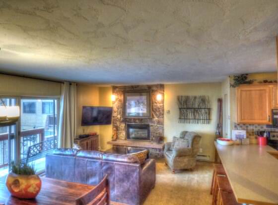 Lift Tickets Ski To Your Door, Wifi, Deck, Hot Tub allows check-in for 18 year-old guests