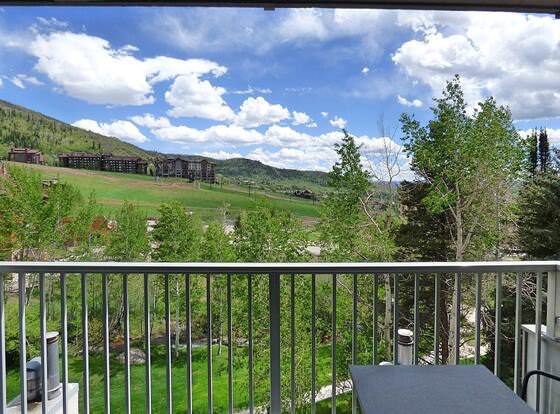 Lift Tickets Heart Of The Base with Private Deck & Fireplace allows check-in for 18 year-old guests