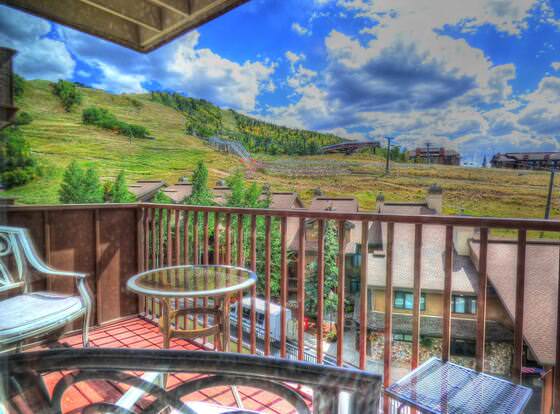 Lift Tickets Ski In Access & Hot Tub, Perfect For Couples allows check-in for 18 year-old guests