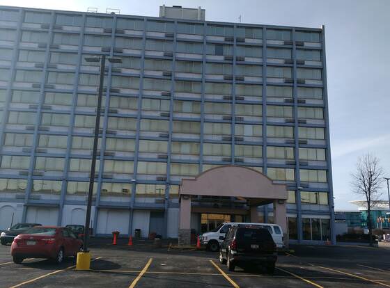 University Hotel & Suites allows check-in for 18 year-old guests