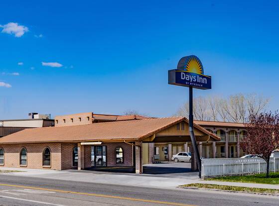 Days Inn by Wyndham Winnemucca allows check-in for 18 year-old guests