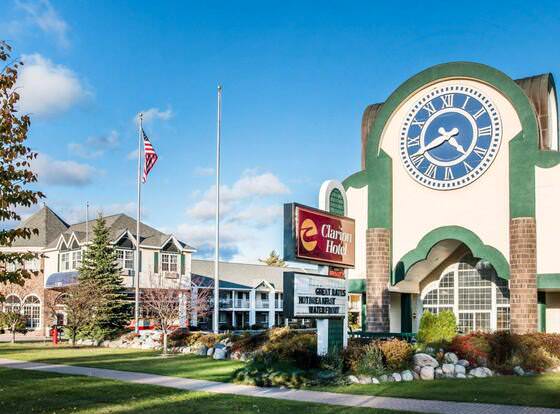 Clarion Hotel Beachfront allows check-in for 18 year-old guests