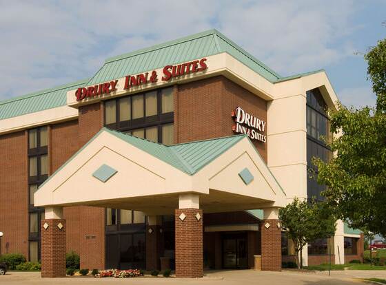 Drury Inn & Suites Champaign allows check-in for 18 year-old guests