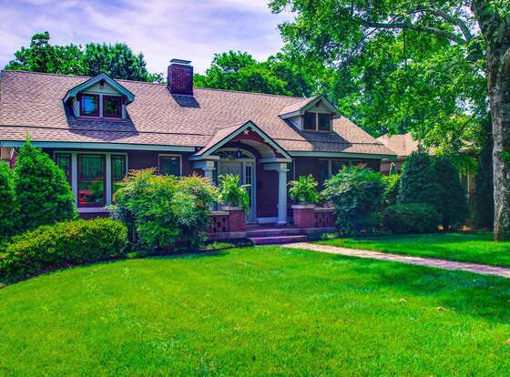 Belmont Blvd Bed and Breakfast allows check-in for 18 year-old guests