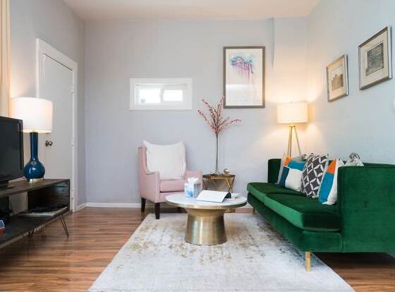 Sunnyside Retro Retreat Private Yard G Line allows check-in for 18 year-old guests