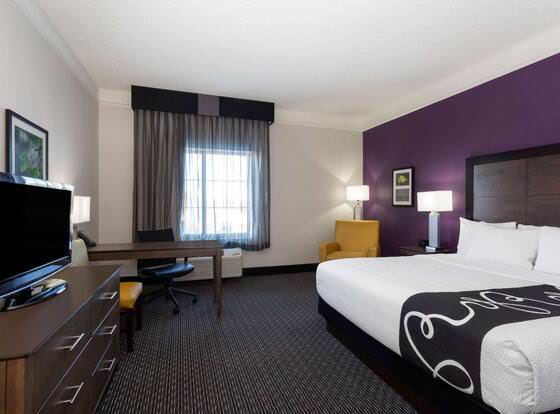 La Quinta Inn & Suites by Wyndham Denver Boulder-Louisville allows check-in for 18 year-old guests