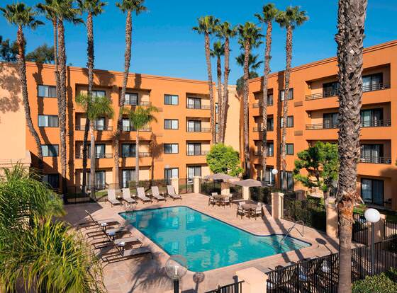 Sonesta Select Los Angeles Torrance South Bay allows check-in for 18 year-old guests