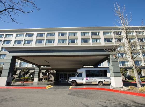 Coast Gateway Hotel allows check-in for 18 year-old guests