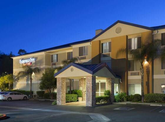 Fairfield Inn Santa Clarita Valencia allows check-in for 18 year-old guests