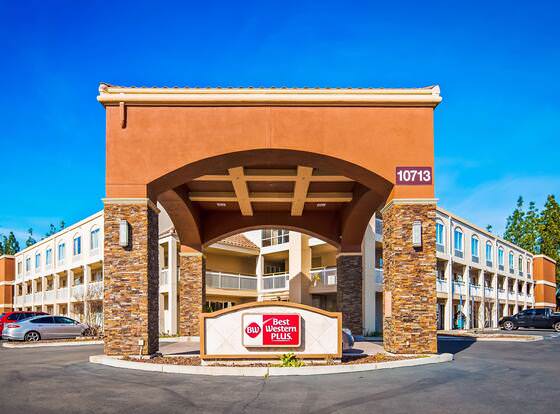 Best Western Plus Rancho Cordova Inn allows check-in for 18 year-old guests