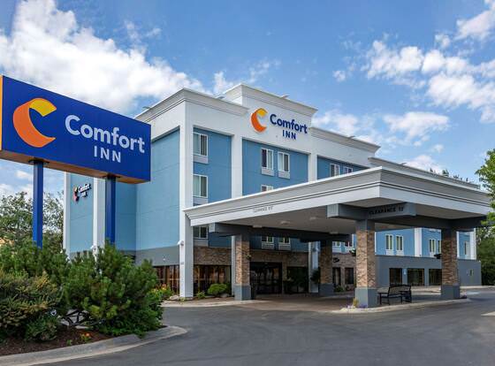 Comfort Inn allows check-in for 18 year-old guests