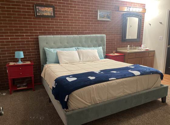 Kingston East allows check-in for 18 year-old guests