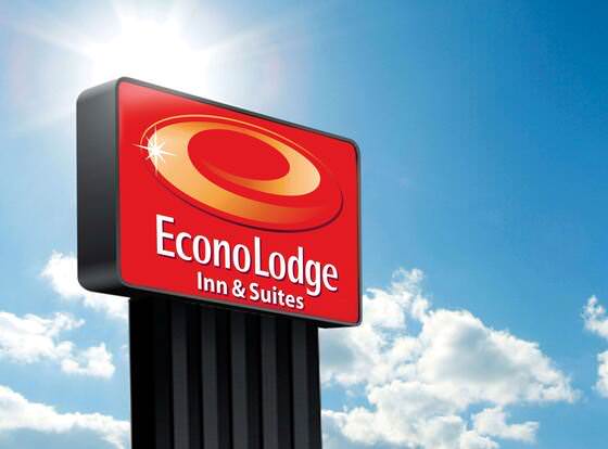 Econo Lodge Inn & Suites allows check-in for 18 year-old guests