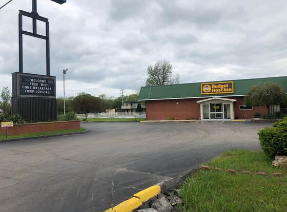 Budget Host Inn allows check-in for 18 year-old guests