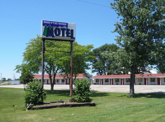 Edge O The Woods Motel allows check-in for 18 year-old guests