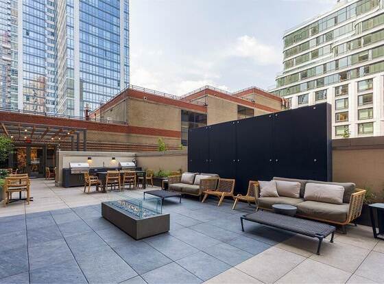 Cozy Apartments Central Park- C l Cierge allows check-in for 18 year-old guests