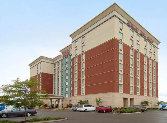 Drury Inn & Suites Indianapolis Northeast allows check-in for 18 year-old guests