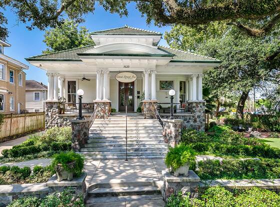 Canal Street Inn allows check-in for 18 year-old guests