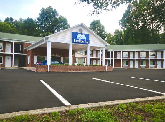 Hamilton Inn Jonesville NC allows check-in for 18 year-old guests