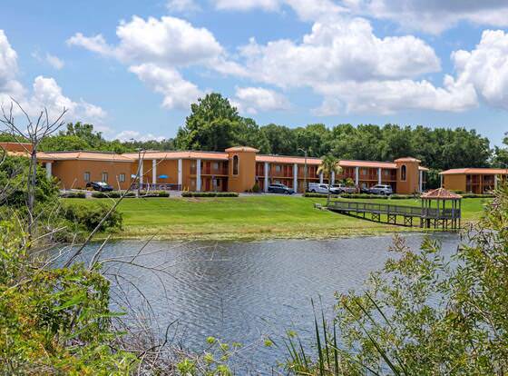 Quality Inn & Suites Mt Dora North allows check-in for 18 year-old guests